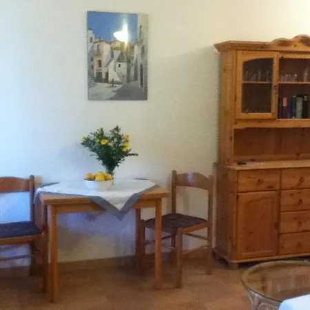 Paradiso Apartment *